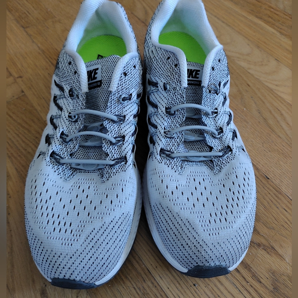 Nike Airzoom Vomero 10 -Womens